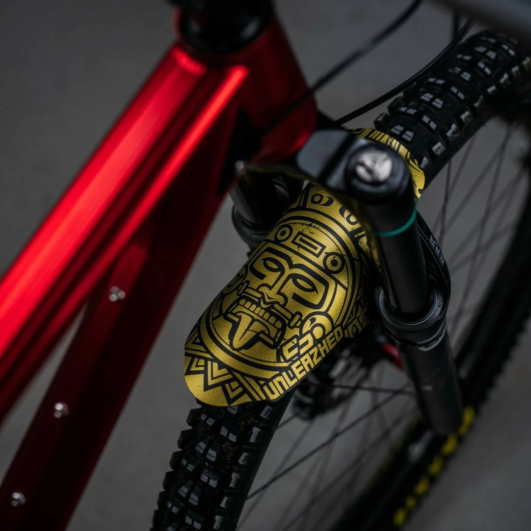 Unleazhed - Spritzschutz Mud Guard M01 Design Eldorado Gold 2 Unleazhed - Spritzschutz Mud Guard M01 Design Eldorado Gold – Bild 2