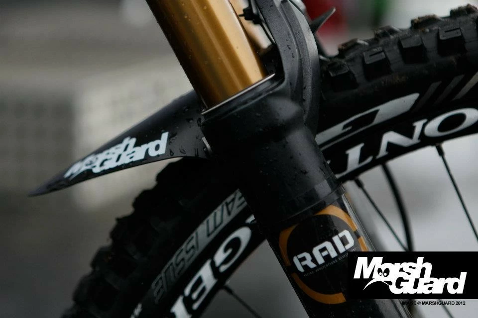 Marsh Guard Marsh-Guard - Universal Spritzschutz PLUS Rot 4 Marsh Guard Marsh-Guard - Universal Spritzschutz PLUS Rot – Bild 4